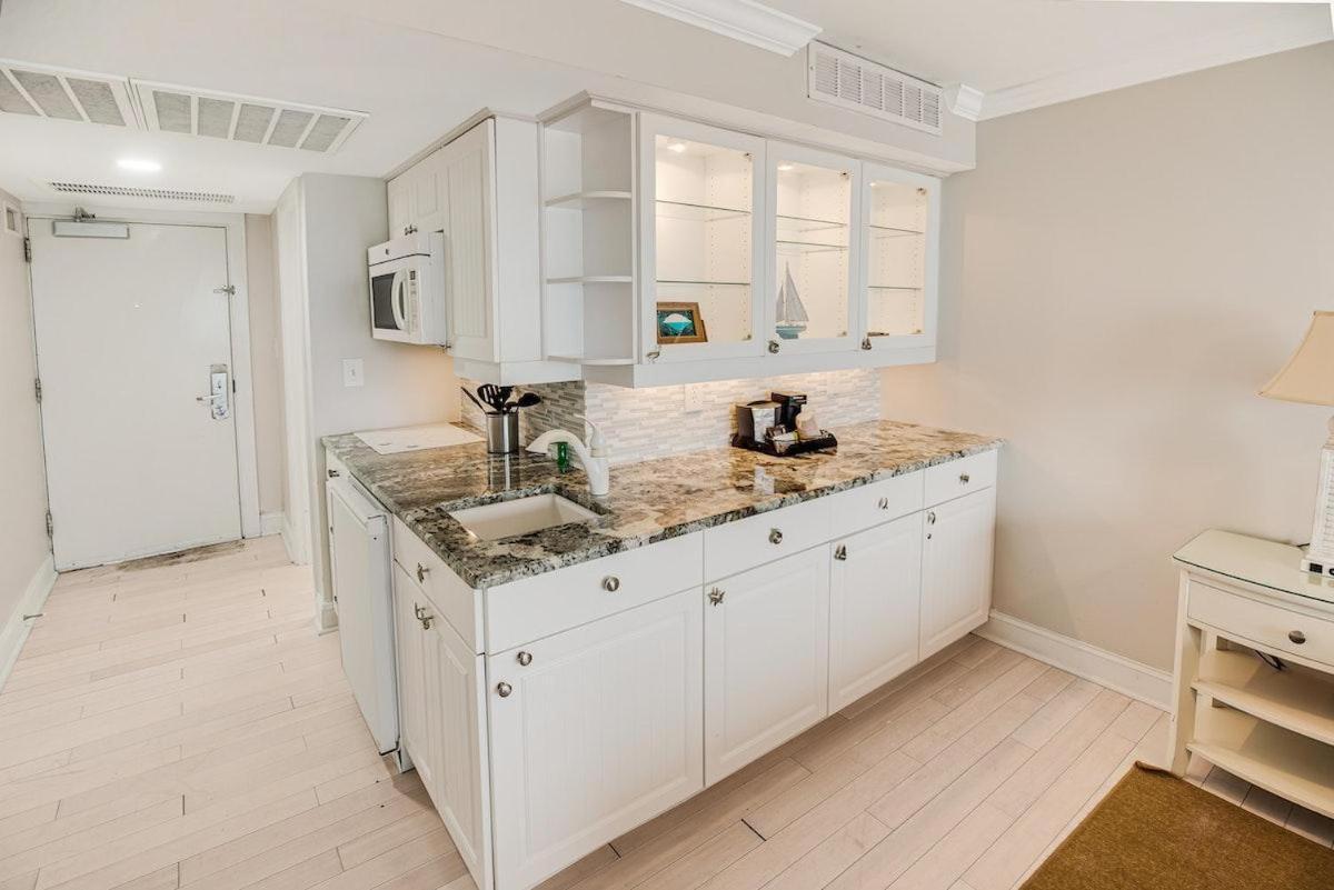 Panoramic Views Oceanfront Tower King Room 7Th Flr Pawleys Island Exterior photo